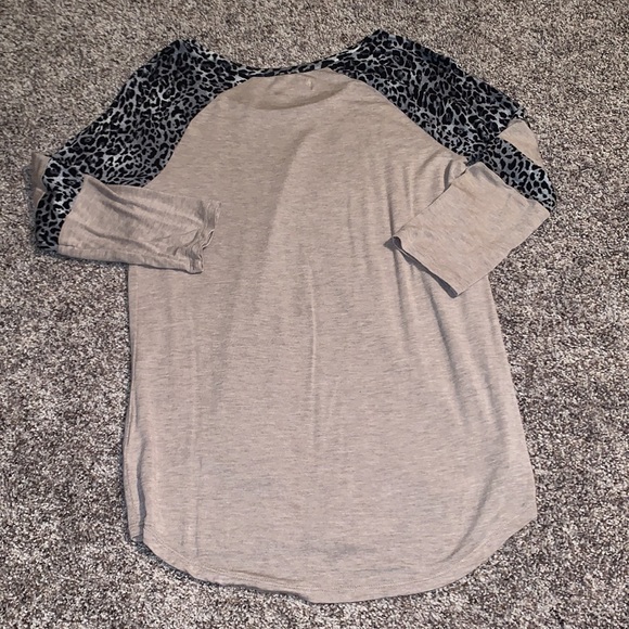 Maurice’s Baseball Tee - Picture 5 of 5